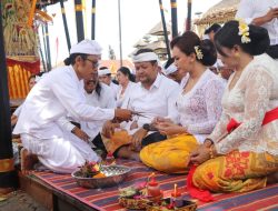 Bhakti Penganyaran Pemkab Badung di Pura Ulun Danu Batur, Kintamani