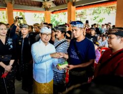 Bupati Badung Salurkan Bantuan Rp2 Juta Per KK Bagi Umat Hindu