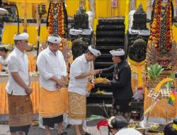 Karya Ida Bhatara Turun Kabeh di Pura Agung Besakih, Bupati Adi Arnawa Pimpin Penganyaran Pemkab Badung