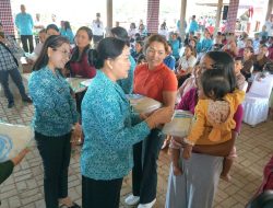 TP PKK Badung Dampingi TP PKK Provinsi Bali Berbakti dan Berbagi di Kecamatan Petang