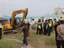 Mengaku Anggota LSM, Tiga Orang Dibekuk Polisi Terkait Dugaan Halangi Proyek PT. LNG