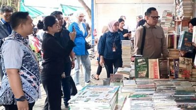 Wamendagri Bima Arya Sugiarto Kunjungi Kampung Ilmu Surabaya, Apresiasi Upaya Pelestarian Buku