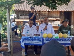 Bupati Ngawi Ony Anwar Harsono Peduli Petani Melon Modern