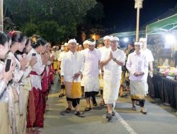 Bupati Badung Adi Arnawa Hadiri Upacara Mejabe Jero Pura Dalem Sukun, Desa Sangeh