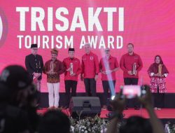 Wabup Badung Hadiri Penganugerahan Trisakti Tourism Award Tahun 2025