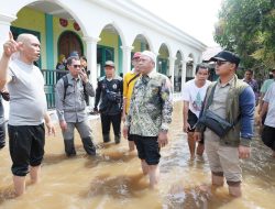 Bupati Batola Bahrul Ilmi Langsung Turun ke Lokasi Terdampak Banjir
