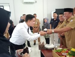 Bupati Batola Bahrul Ilmi Serahkan 83 SK CPNS Formasi Tahun 2024