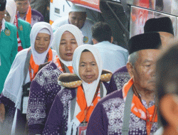 Embarkasi Surabaya Sambut 1.140 Jemaah Haji di Hari Pertama, Tulungagung Mendominasi
