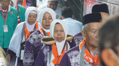 Embarkasi Surabaya Sambut 1.140 Jemaah Haji di Hari Pertama, Tulungagung Mendominasi