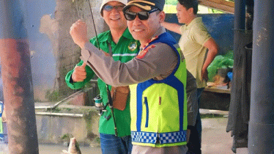 Unik, May Day di Subang Buruh dan Polisi Duduk Berdampingan di Pinggir Kolam Pancing