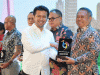 Kepala Dishub Provinsi Jatim Terima Penghargaan Tokoh Penguat Inovasi Industri Bidang Transportasi