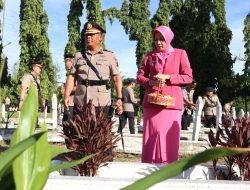 Mengenang Jasa Pahlawan, Polres Simalungun Gelar Ziarah dan Tabur Bunga di TMP Nagur Jelang Hari Bhayangkara ke-79