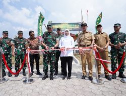 Pangdam V/Brawijaya dan Gubernur Jatim Panen Padi Organik Varietas Unggul PMJ 01 di Kampung Pandu Jotosanur Lamongan