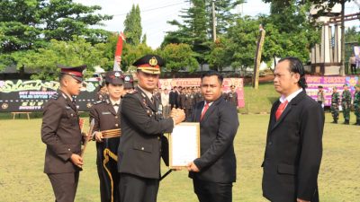 Hari Bhayangkara Ke-79, 72 Personel dan 2 Masyarakat Terima Penghargaan dari Kapolres Lampung Utara