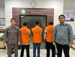 Tiga Tersangka Korupsi Pembangunan Gedung Serbaguna Desa Sawit Purworejo Ditahan Kejari