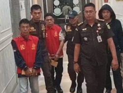 Paska OTT Penyidik Kejati Sumsel Tahan 2 Tersangka dengan Tangan Diborgol Menggunakan Rompi Merah