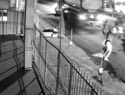 Gerombolan Remaja Hadang Pengguna Jalan Jombang-Surabaya dengan Tongkat Aksinya Terekam CCTV