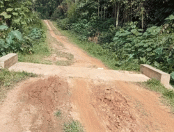 Warga Pertanyakan Pembangunan Jalan di Desa Tebing Abang, Dana Rp500 Juta Hanya Jadi Parit