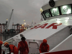 Hari Kedua Pencarian KMP Tunu Pratama Jaya, Tim SAR Kerahkan Alut Laut-Udara dan Dapat Dukungan Nelayan