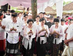 Bupati Badung Adi Arnawa dan Wabup Bagus Alit Sucipta Hadiri Pelebon Ida Pedanda Gede Sadhawa Jelantik Putra