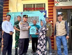 Bersama Muspika Danramil 0812/08 Sambeng Hadiri Kegiatan Penyerahan Bantuan Paket Dana Sosial