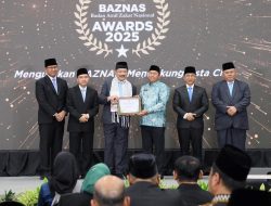 Bupati Batola Bahrul Ilmi Raih Penghargaan Pendukung Gerakan Zakat Indonesia