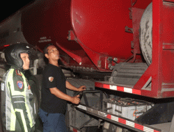 Antisipasi Lonjakan Kendaraan ke Bali, Polresta Banyuwangi Kerahkan Seluruh Personel di Pelabuhan Ketapang