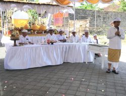 Pujawali di Pura Asem Sari Amerta Jimbaran, Bupati Badung Adi Arnawa Tandatangani Prasasti