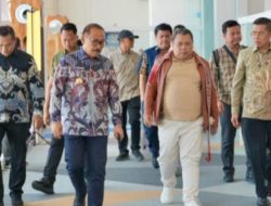 Gubernur Sulbar Jemput Kedatangan Anggota VI BPK RI di Bandara Tampa Padang Mamuju