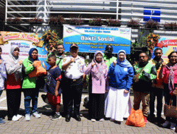 Rangkaian Harhubnas 2025, Sandhya Kara Murti Dishub Provinsi Jatim Bagikan Ratusan Sembako ke Para Ojol