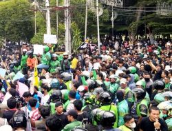 Empat Gelombang Unjuk Rasa di Siantar Diwarnai Beberapa Insiden