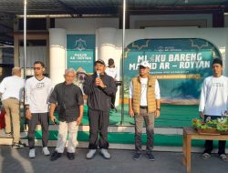 Bupati Ngawi Ony Anwar Harsono Mlaku Bareng bersama Jemaah Masjid Ar- Royan Ketanggi Ngawi