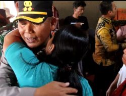 Ibu-Ibu Lamtoras Menangis Haru Mendengar Pesan Kemanusiaan Kapolres Simalungun Sambangi Warga Sihaporas