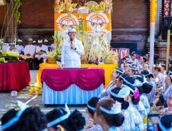 Bupati Badung Adi Arnawa Upasaksi Karya di Pura Kantor Perbekel Sibang Gede