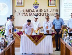 Penandatanganan MoU Perumda Tirta Mangutama dengan PT Pipa Ticini Bali
