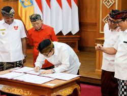 Bupati Badung Adi Arnawa Tandatangani Kerja Sama Trans Metro Dewata Sarbagita