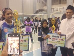Ketua PCNU Ngawi Beri Hadiah Turnamen Bola Voli Pelajar PERGUNU CUP Tahun 2025