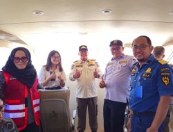 Bupati Bahrul Ilmi Bersama Kepala Distrik Navigasi Banjarmasin Susuri Sungai Barito