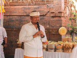 Wabup Badung Hadiri Karya Ngenteg Linggih di Pura Bhagawan Penyarikan Banjar Adat Kelan Desa