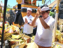 Bupati Badung Hadiri Upacara Melaspas di Pura Tirtha Campuhan Kuta dan Resmikan Monumen Kalpataru