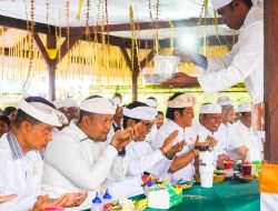 Tawur Balik Sumpah Utama, Bupati dan Wabup Tanam Pohon di Jaba Pura Penataran Agung Pucak Mangu