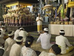 Bupati Badung Hadiri Pujawali di Pura Dang Kahyangan Taman Sari, Br. Alangkajeng, Mengwi