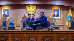 Rapat Paripurna DPRD Badung, Bupati Adi Arnawa Sampaikan 2 Raperda APBD 2026 dan Insentif Penanaman Modal