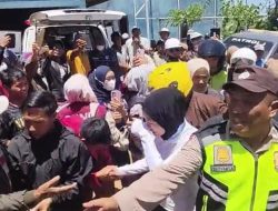 Demi Akses Jalan Bagus Widia Ningsih Rela Berkendara Sepeda Motor Trail Bertemu Masyarakat Terpencil Tunggul Bute