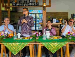Bupati Badung Dampingi Menteri Desa PDT Kunjungi BUMDes Desa Tibubeneng