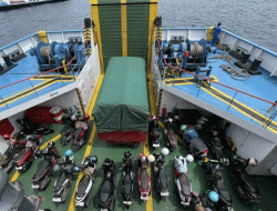Libur Akhir Tahun, Arus Gilimanuk–Ketapang Mulai Padat, Sepeda Motor Dominasi Penyeberangan
