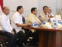 Presiden RI Prabowo Subianto Apresiasi dan Tepuk Tangan Ketika Mentan Amran Sampaikan Laporannya