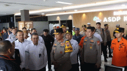 Kapolda Jatim Tinjau Pos Terpadu Pelabuhan Ketapang, Pastikan Nataru Aman dan Terkendali