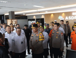 Kapolda Jatim Tinjau Pos Terpadu Pelabuhan Ketapang, Pastikan Nataru Aman dan Terkendali