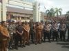 Sahrujani Bupati HSU Temui Aksi Massa Damai DADMB Depan Kantor Bupati Hsu